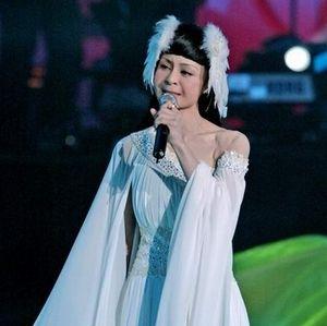 高胜美澳门车展晚宴开唱!《千年等一回》引爆怀旧热潮,金曲歌后霸气回归