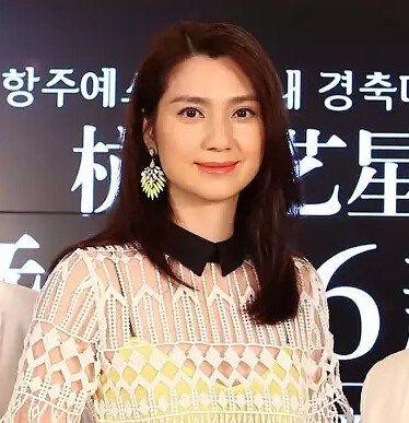 洪欣空降杭州艺星!冻龄女神现场爆“保鲜”秘籍,新剧《你好!同窗妈妈》即将炸场