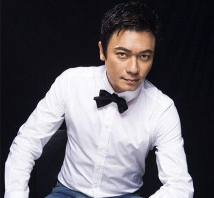罗嘉良“回家”置业!东莞新盘惊现TVB三届视帝,全场尖叫破表