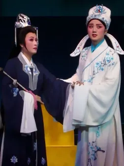 余少群肖像